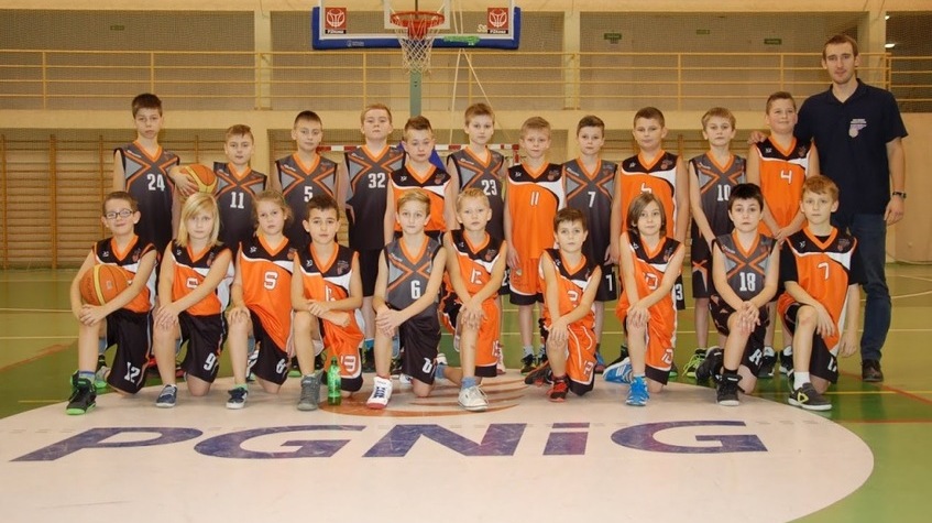 Ilustracja do artykułu Mikołajkowy turniej najmłodszych adeptów koszykówki - fotorelacja