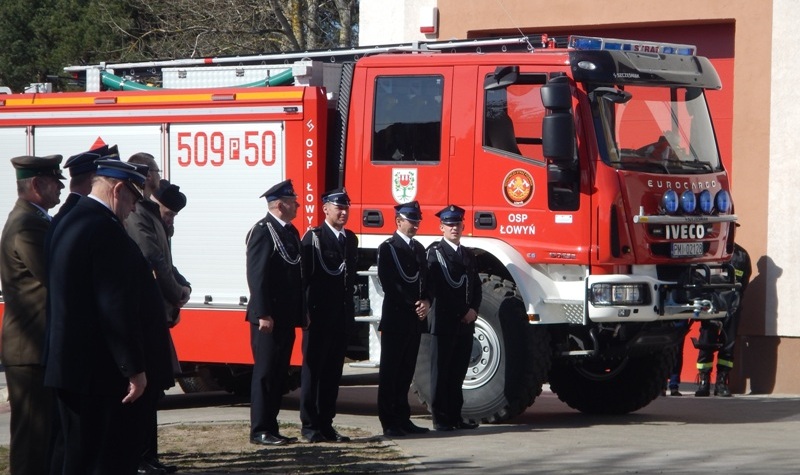 Ilustracja do artykułu Uroczyste przekazanie wozu strażackiego