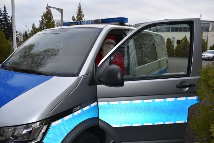 Zdjęcia z przekazania radiowozu