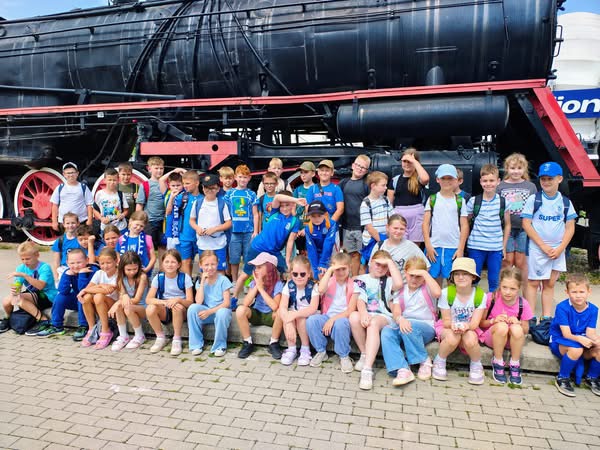 półkolonia przy pociągu