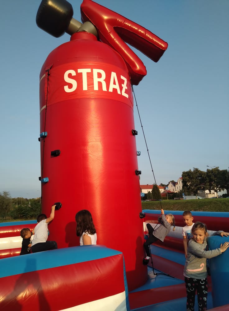 zdjęcie przedstawia zawody strażackie