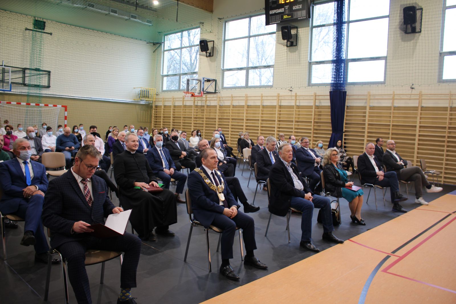 zdjęcie przedstawia publiczność