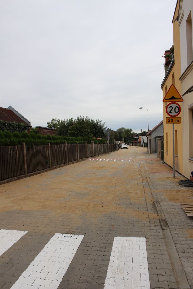 zdjęcie przedstawia ulicę