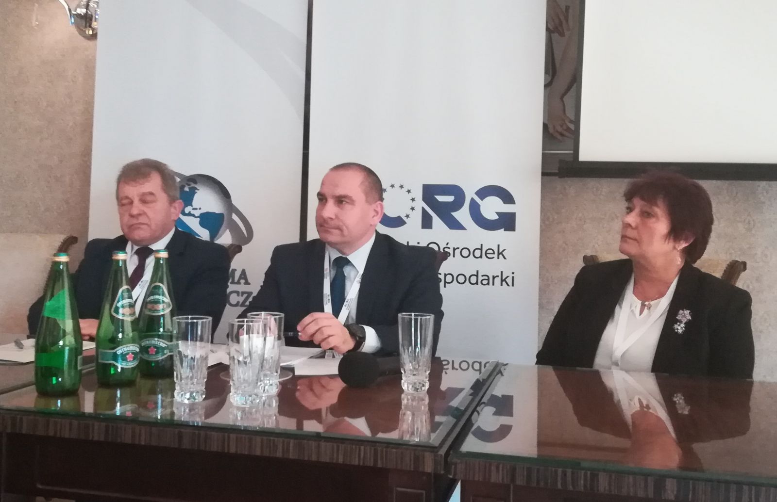 Burmistrz na panelu dyskusyjnym